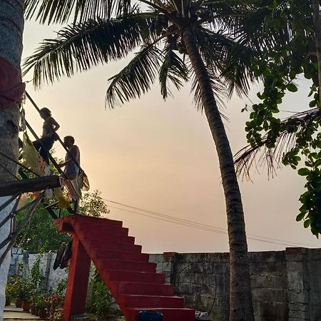 Funky Art Beach House Bed & Breakfast Alappuzha Exterior photo