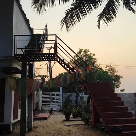 Funky Art Beach House Bed & Breakfast Alappuzha Exterior photo